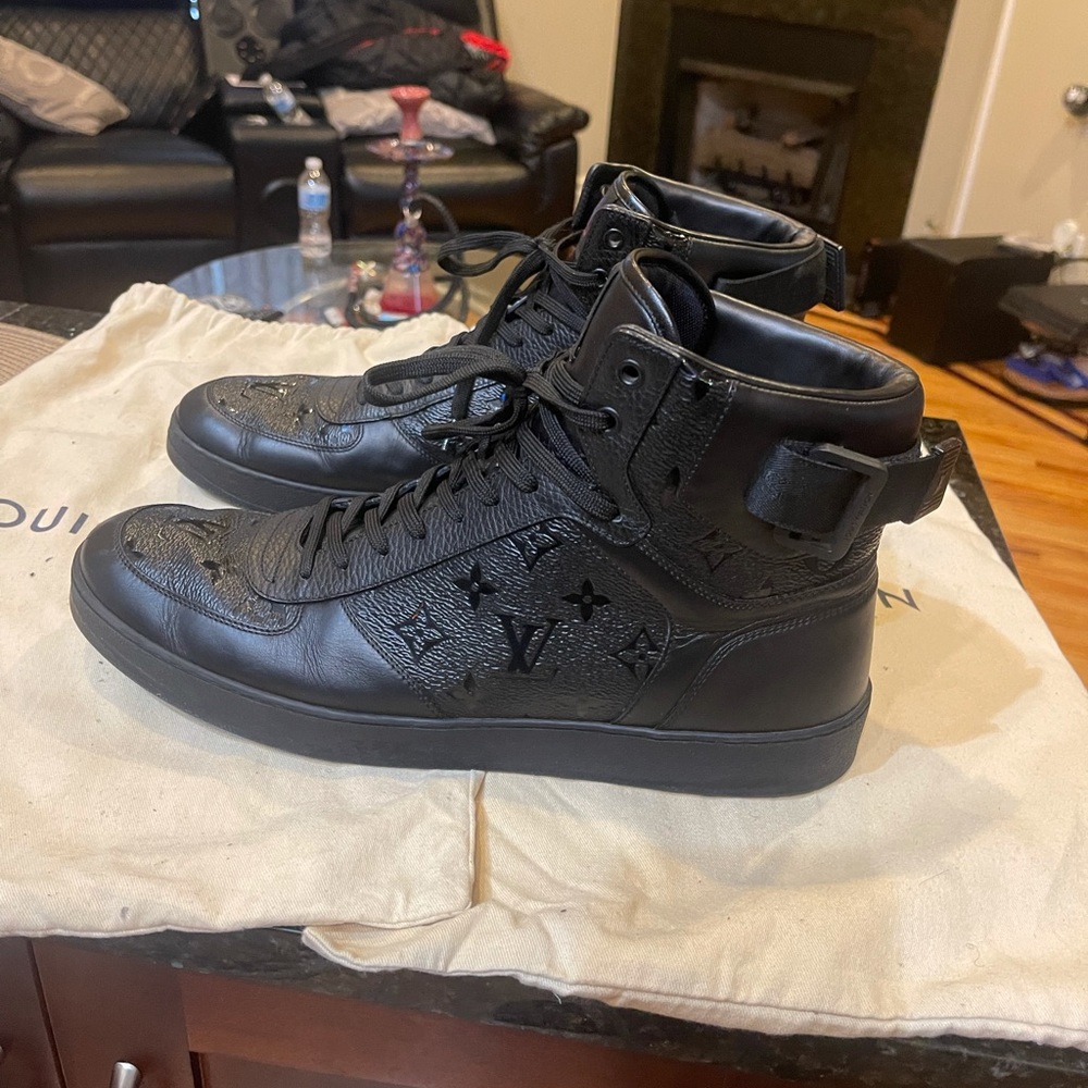 Louis Vuitton Rivoli Sneakers Boot. Size 10.5 in Louis, (fits US size 11.5)